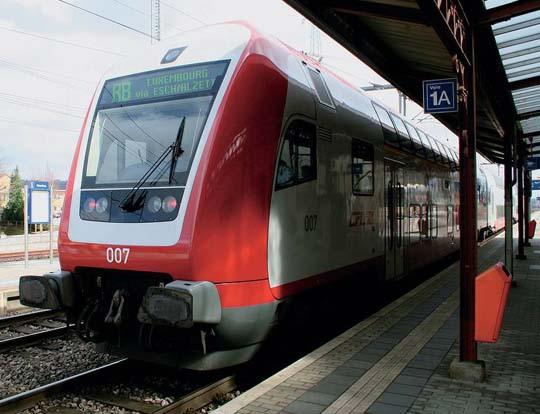 Double decker Passenger car with control cab 2nd class<br /><a href='images/pictures/Roco/64231.jpg' target='_blank'>Full size image</a>
